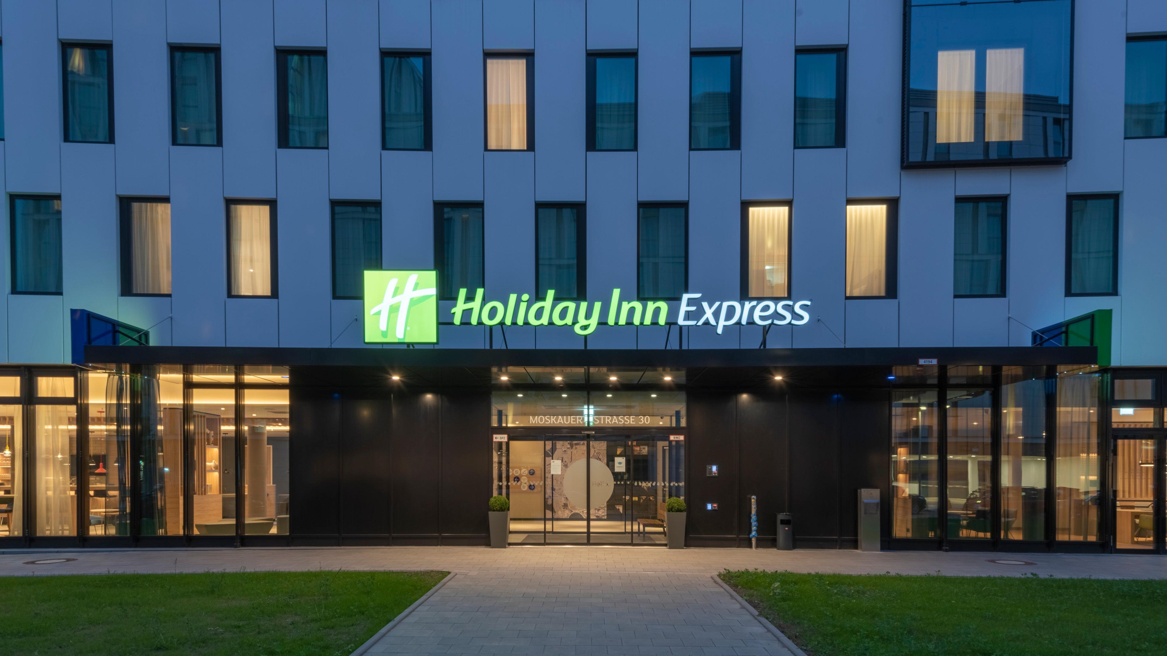 Holiday Inn Express Dusseldorf - Hauptbahnhof, An Ihg Hotel Esterno foto